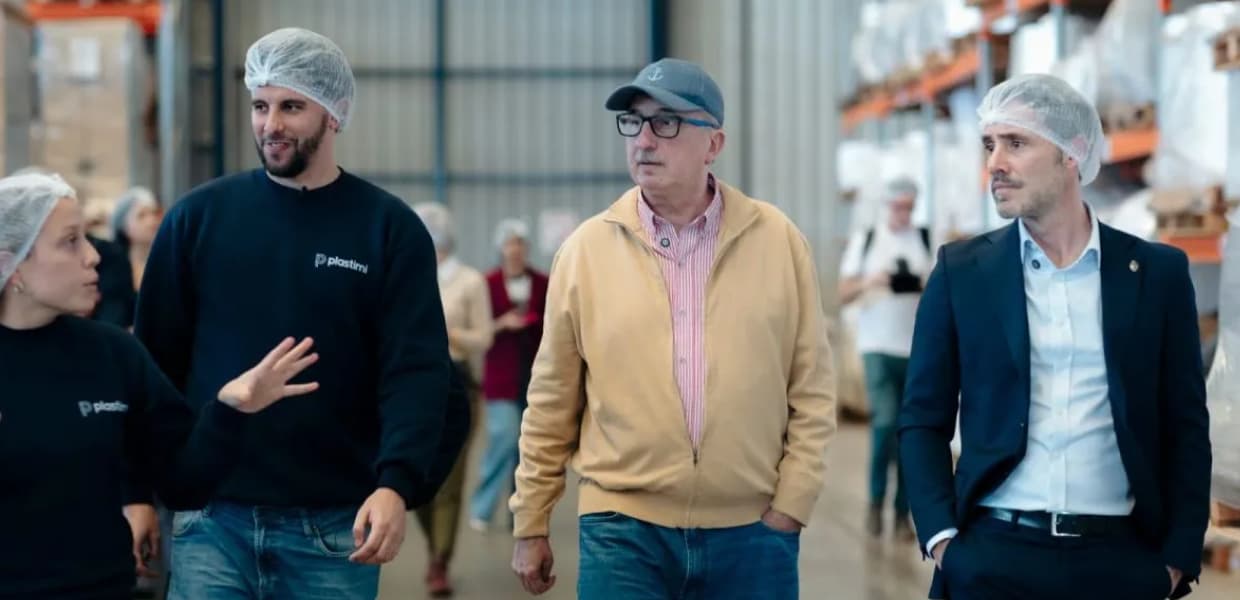 Imagen de portada para Passalacqua anunció un plan de alivio financiero para empleados públicos endeudados