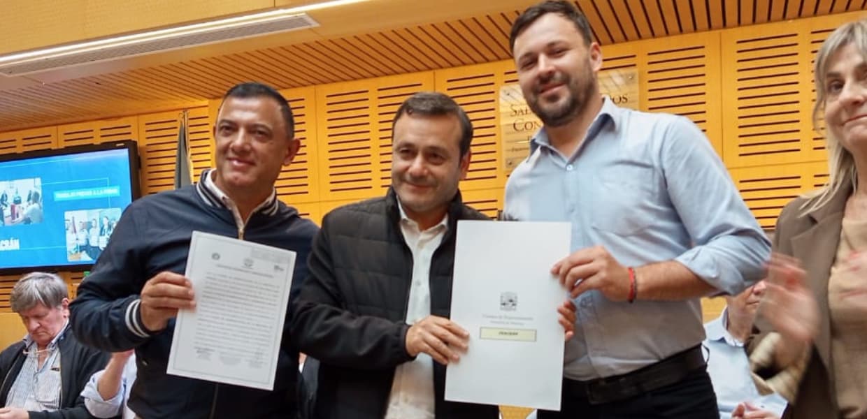 Imagen de portada para Fracrán avanza en transparencia: firmó un convenio para crear su propio Digesto Jurídico